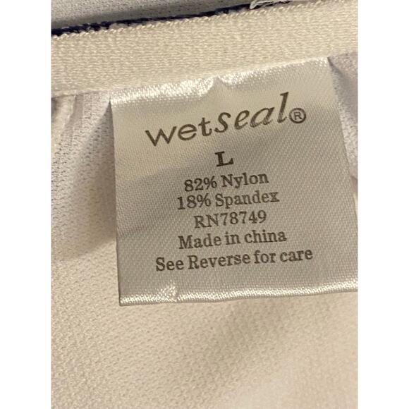 Wetseal Tie Bikini Top Blue White Wood Beads Ring Center Size Large Y2K Beach - Picture 6 of 7